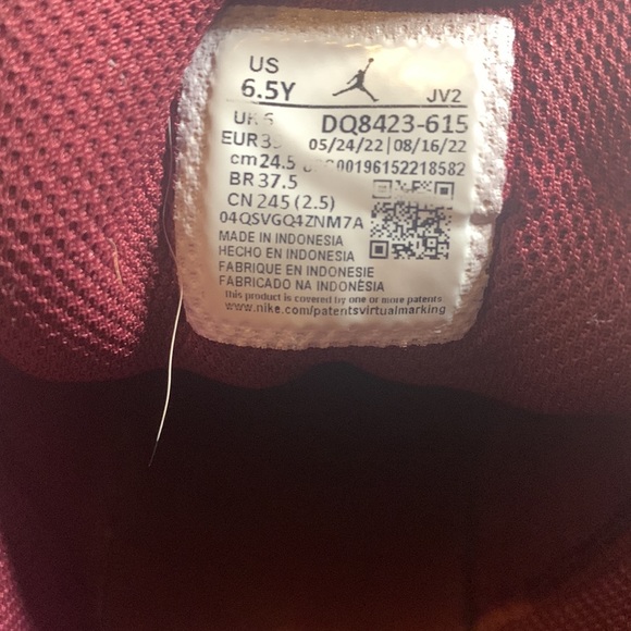 Jordan 1s mid red and grey - Picture 6 of 6